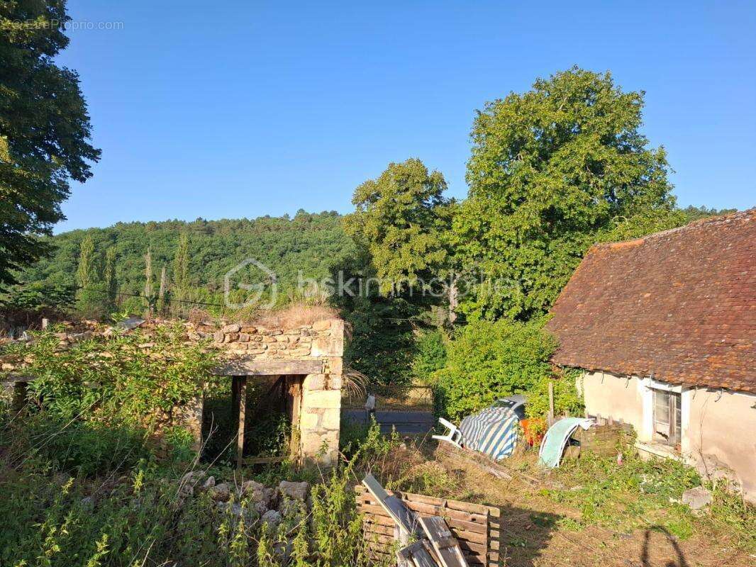 Maison à rénover avec dépendances - photo 13