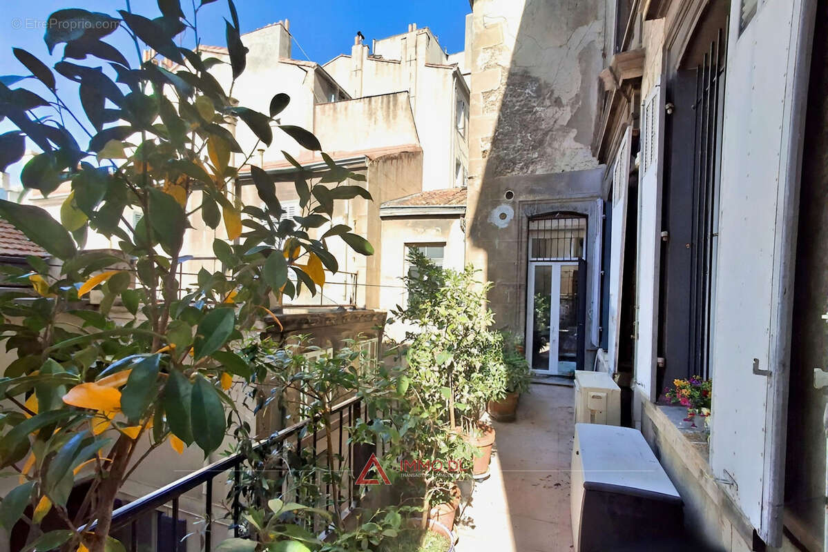 Appartement à MARSEILLE-1E