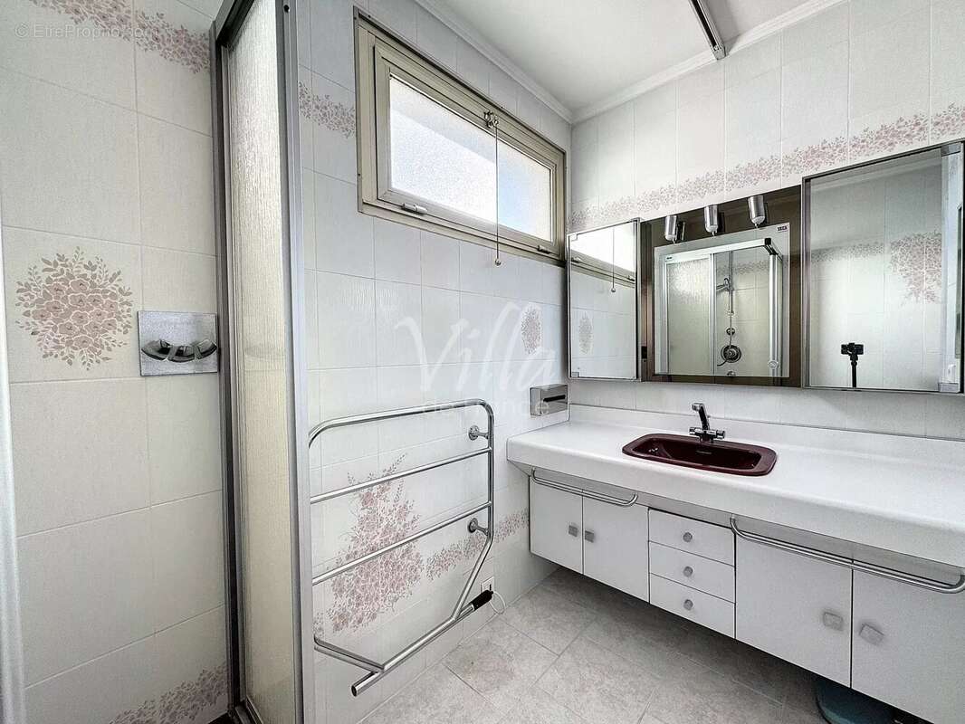 Appartement à MANDELIEU-LA-NAPOULE