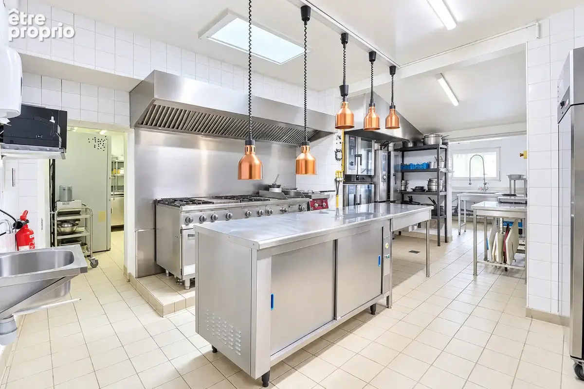 Commerce 1 170 m² à vendre à Auros (33124) - photo 5