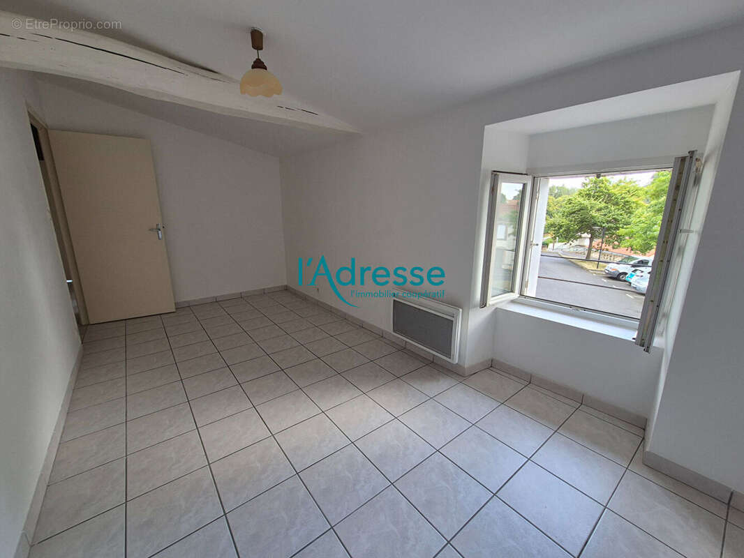 Maison à SAINT-REMY-EN-MAUGES