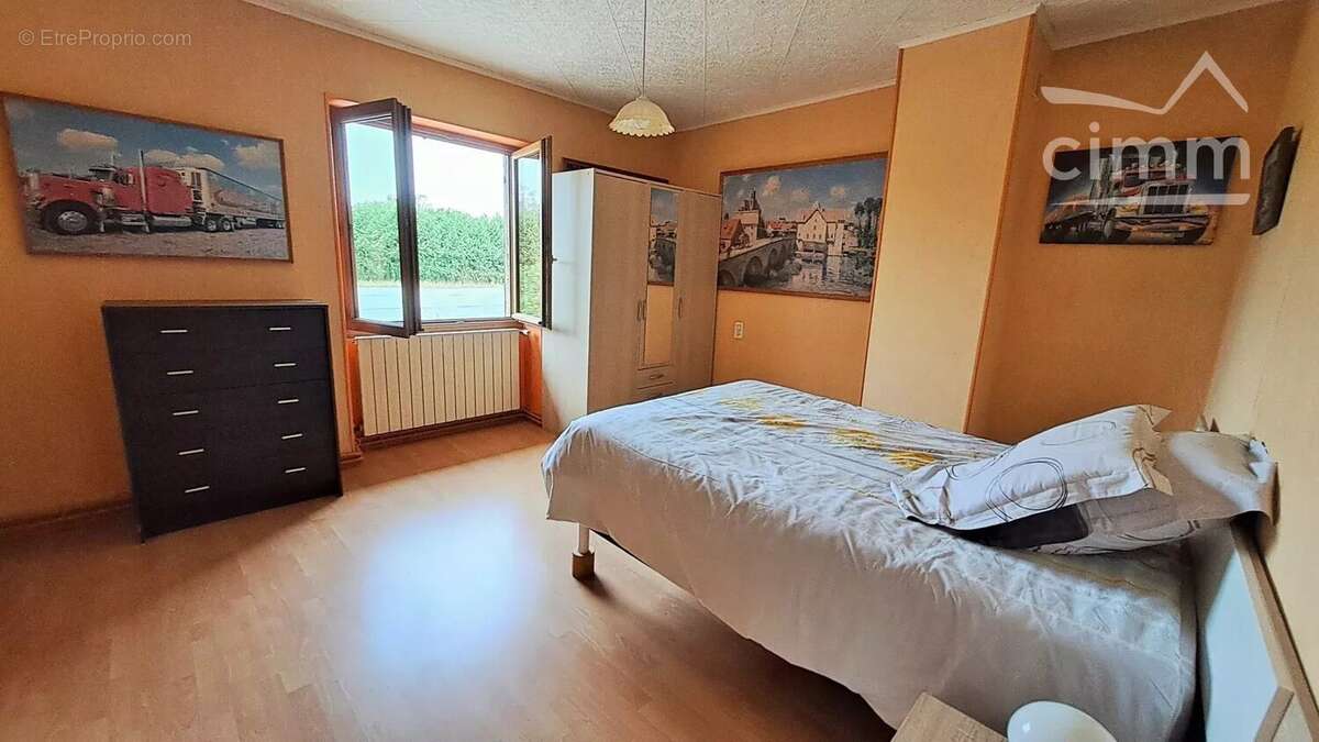 Maison à LA BATIE-MONTGASCON