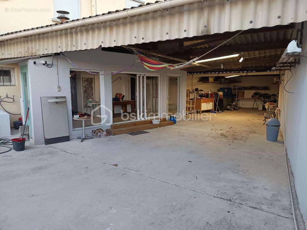 Maison à SAINT-ESTEVE