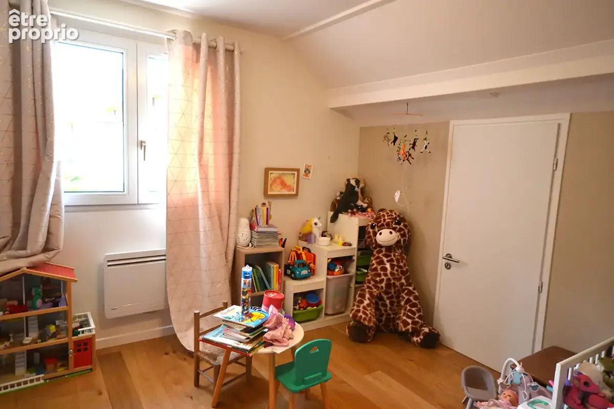 SAINT JORIOZ - Maison familiale de 185 m² au coeur du village à vendre - photo 12