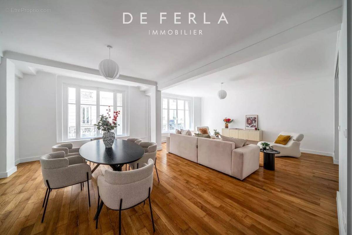 Appartement à PARIS-16E