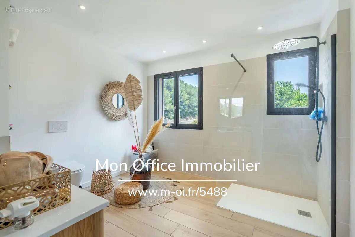 Maison à SAINT-CYR-SUR-MER