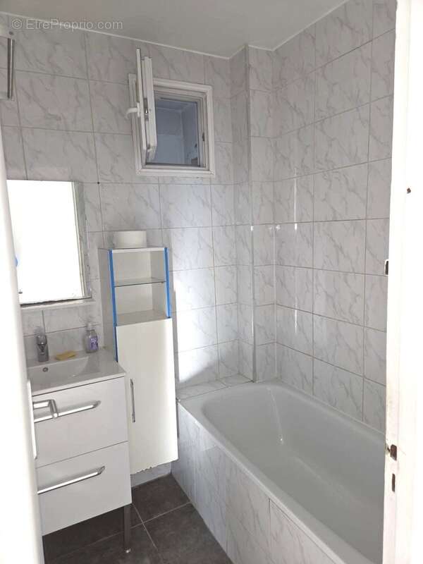 Appartement à LES CLAYES-SOUS-BOIS