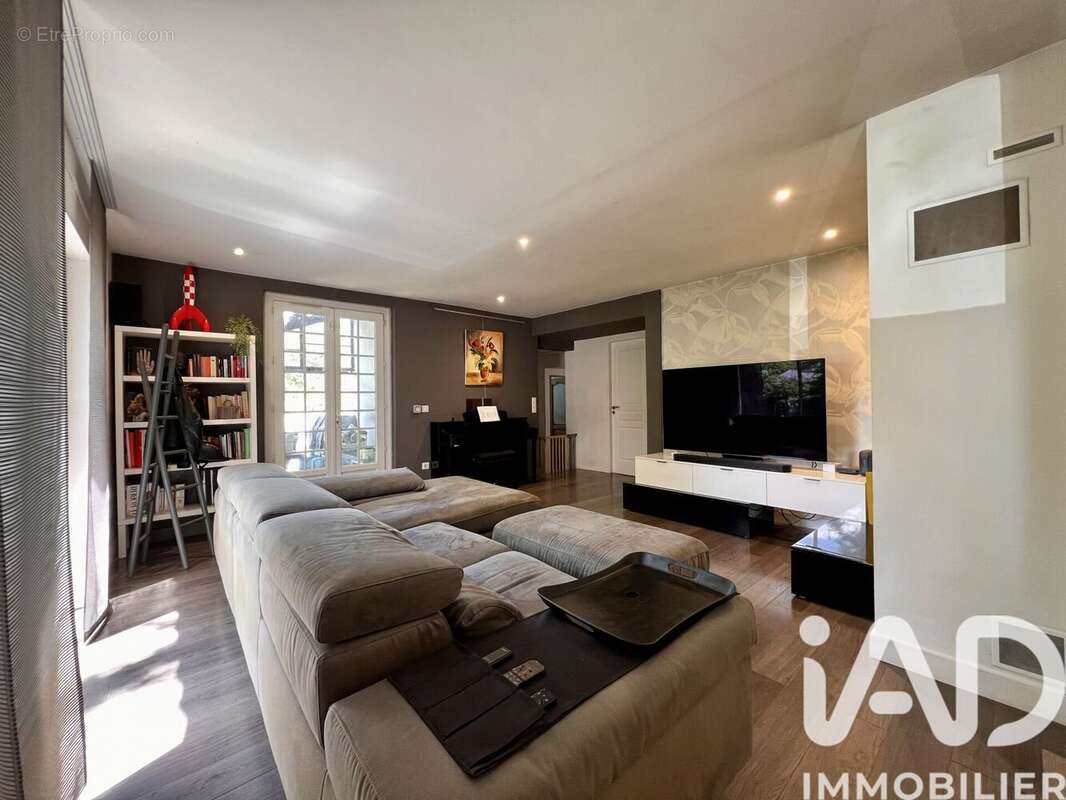 Maison 132 m² à Rians  - photo 8