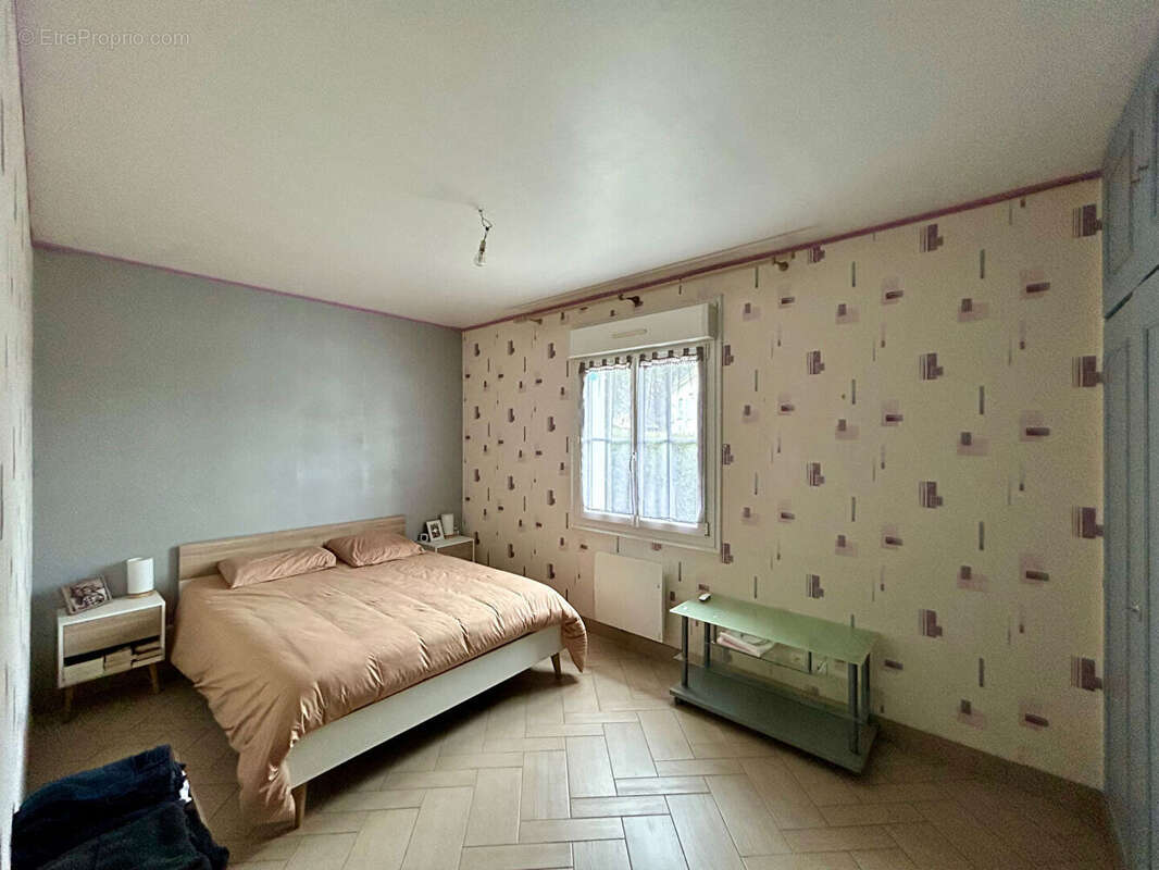 Maison à SAINTE-NEOMAYE