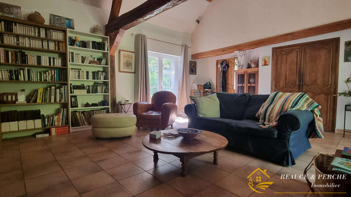 Maison à COMBRES