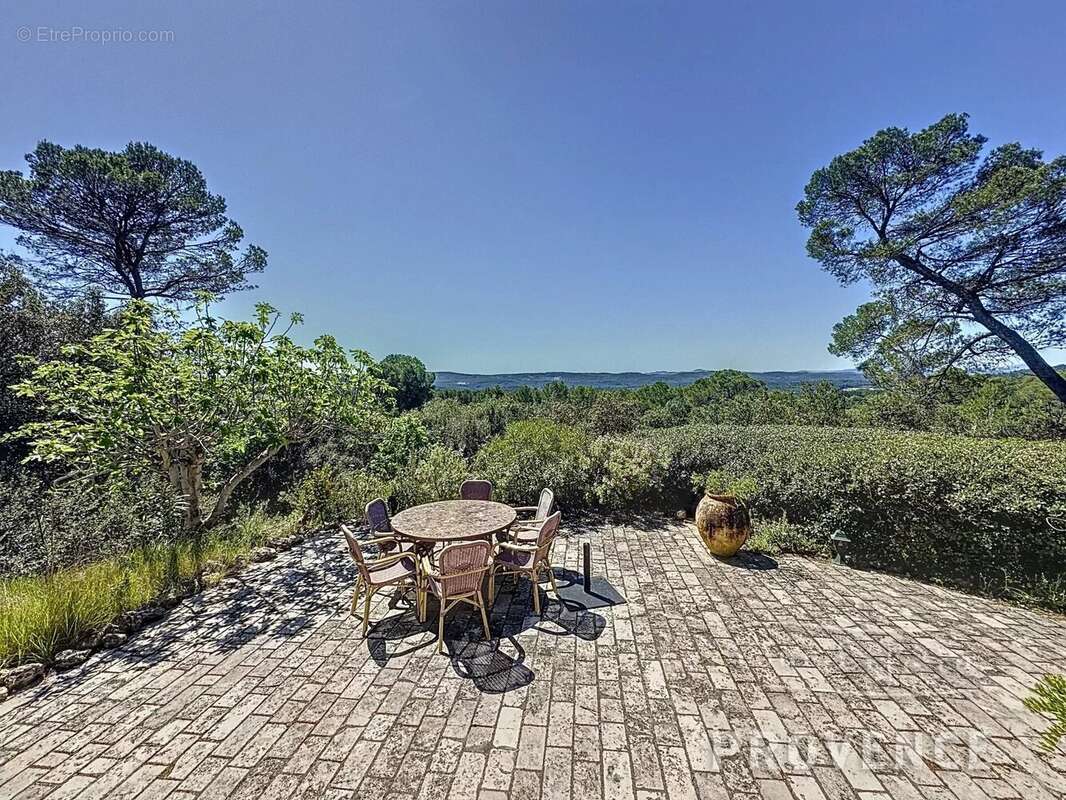 Maison à SAINT-ANTONIN-DU-VAR