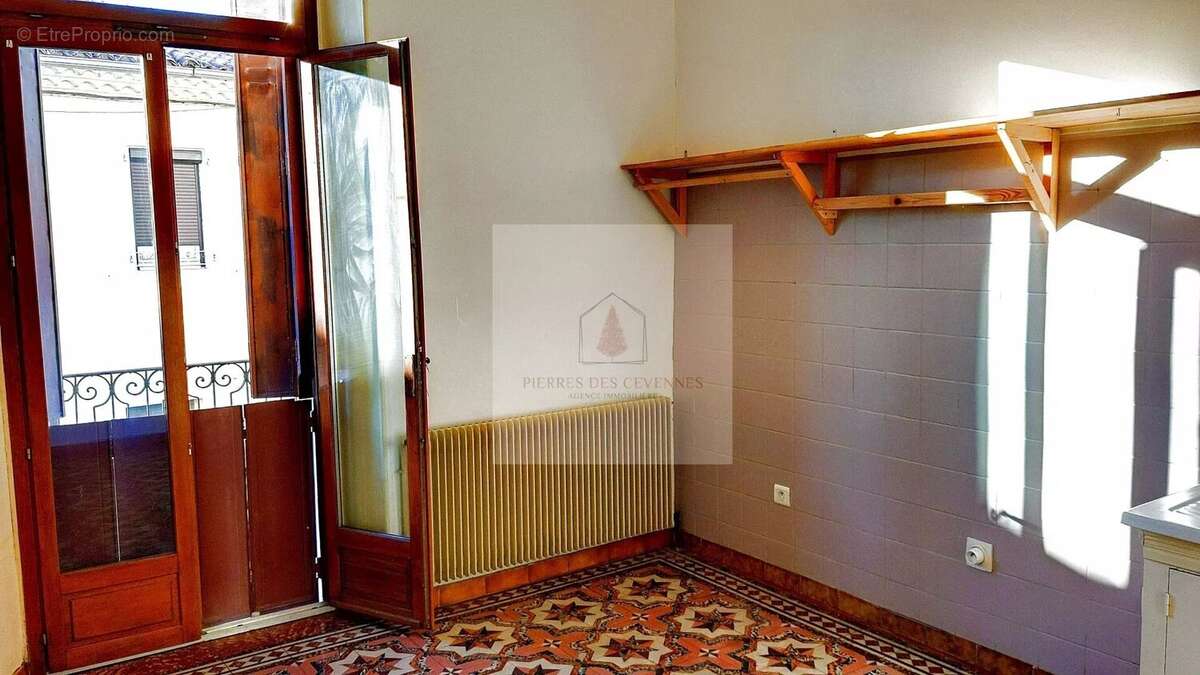 Appartement à LE COLLET-DE-DEZE