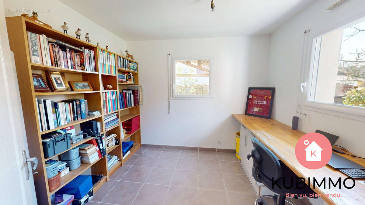 Bureau 9m2 (RDC) - Maison à LONGEVILLE-SUR-MER