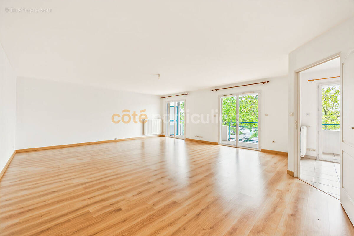 Appartement à SAINTE-LUCE-SUR-LOIRE