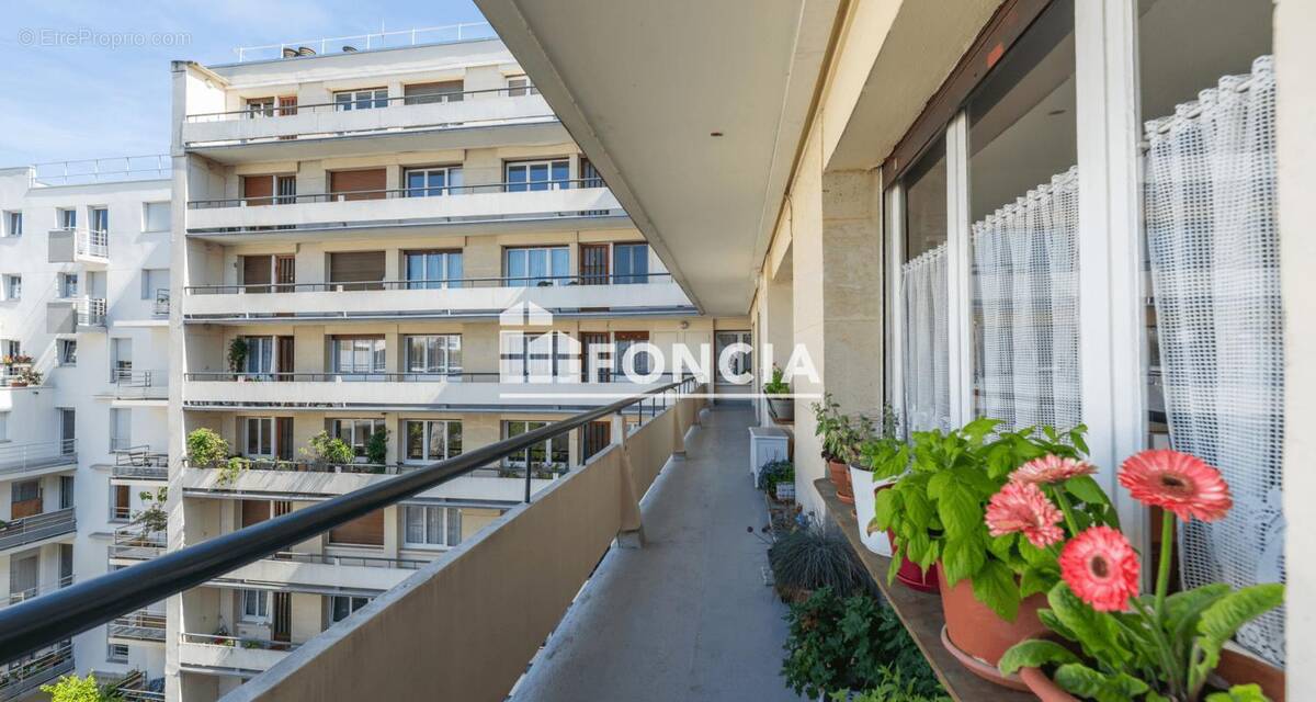 Appartement à PARIS-19E