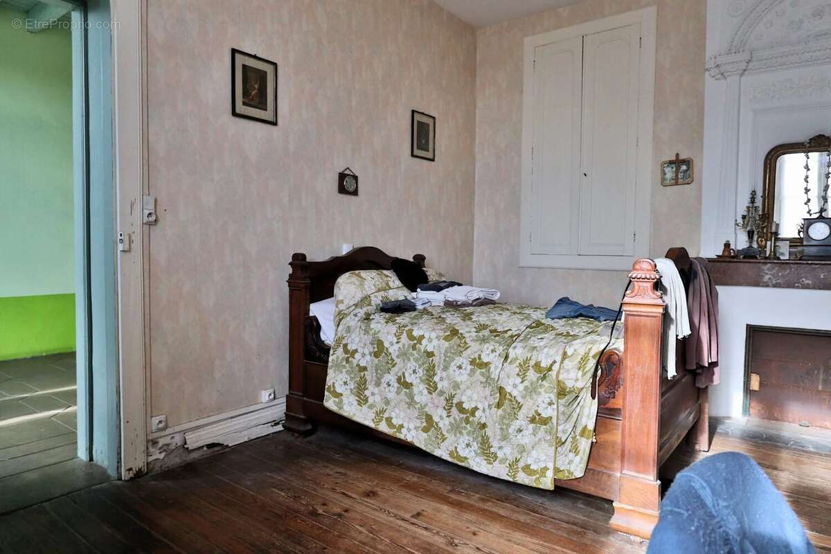 Maison à CASTELNAU-RIVIERE-BASSE