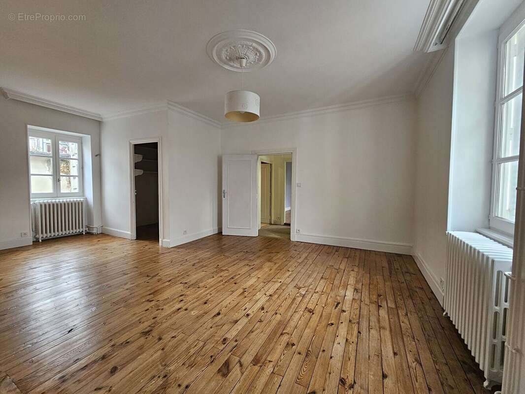 Maison à CEYRAT