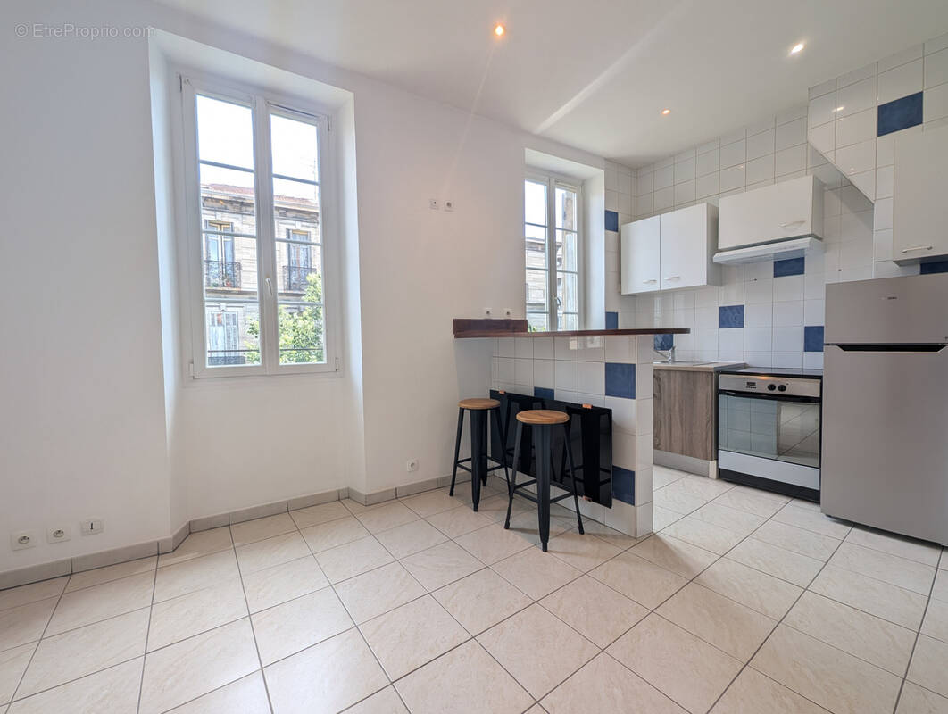 Appartement à MARSEILLE-4E
