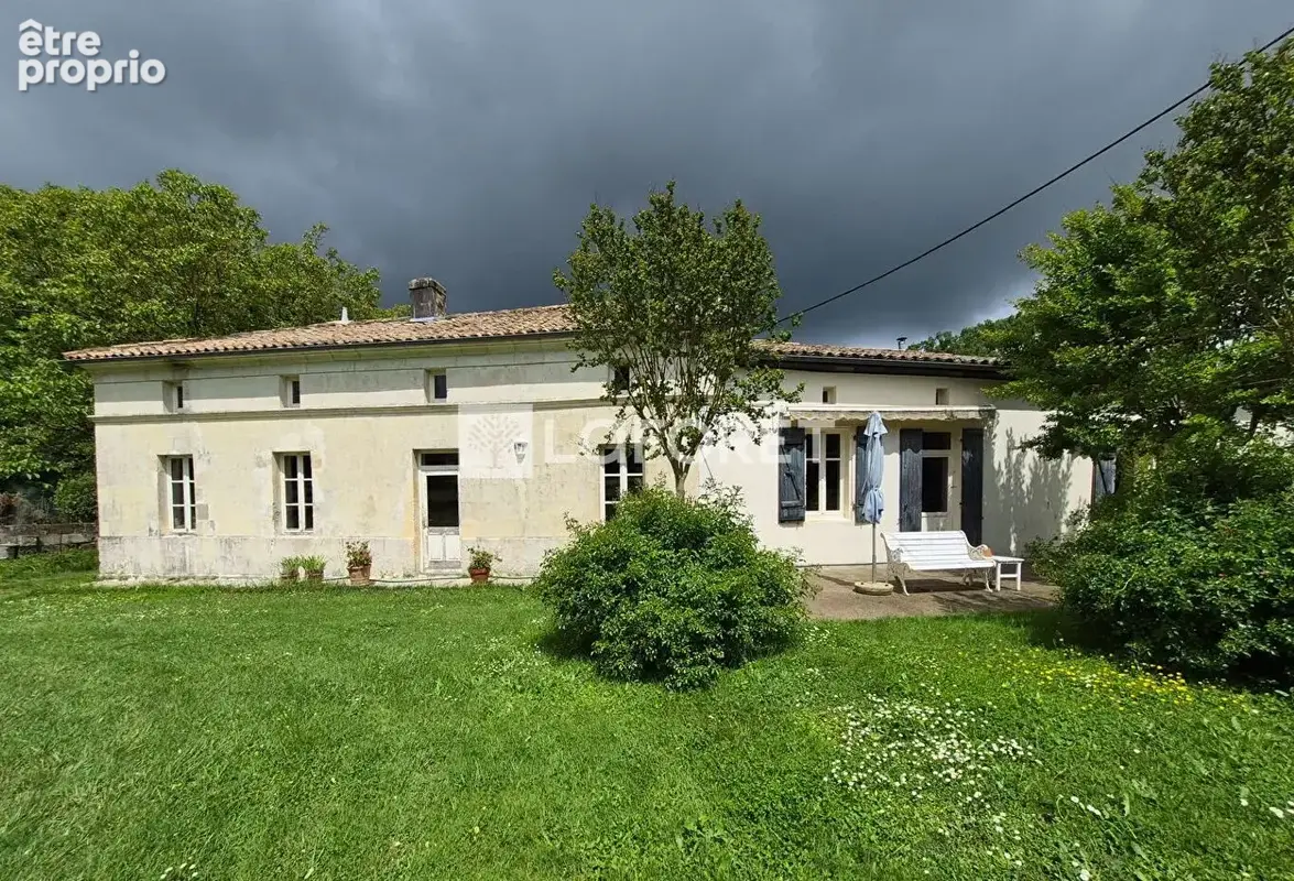 Maison en pierre avec garage, dépendances et vaste terrain au calme - photo 14