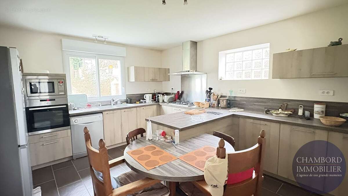 Maison à CANDE-SUR-BEUVRON