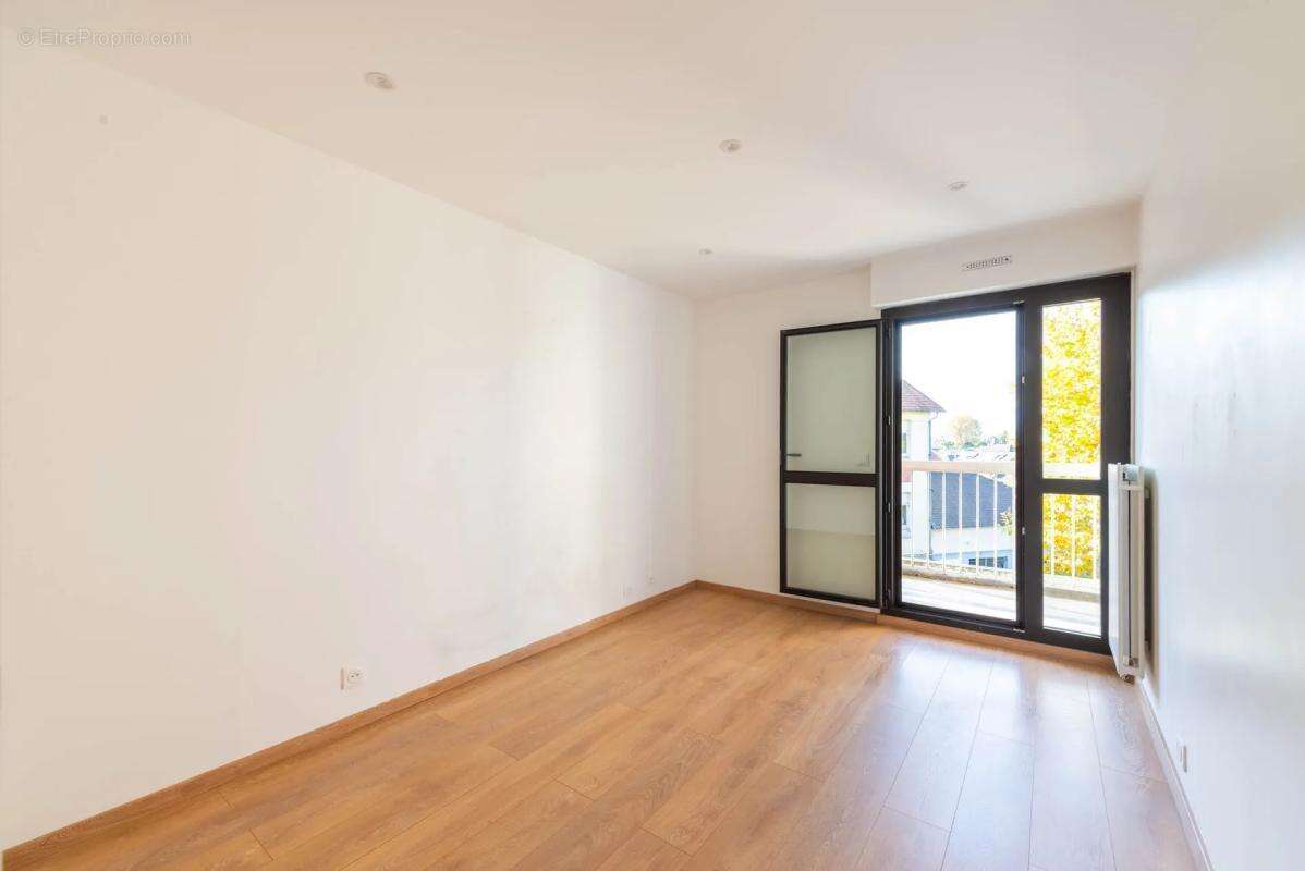 Appartement à SARTROUVILLE