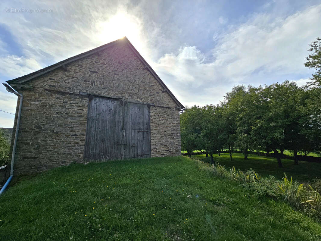 Maison à CALMONT
