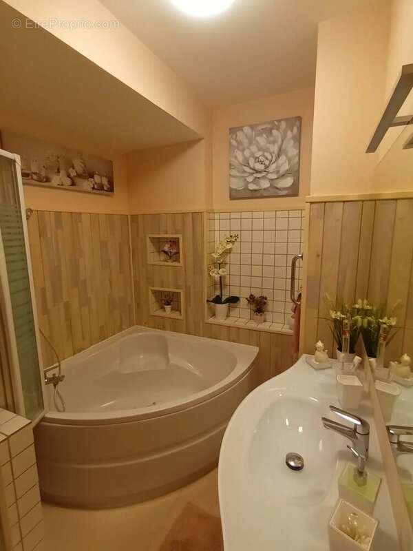 Appartement à MONTCEAU-LES-MINES