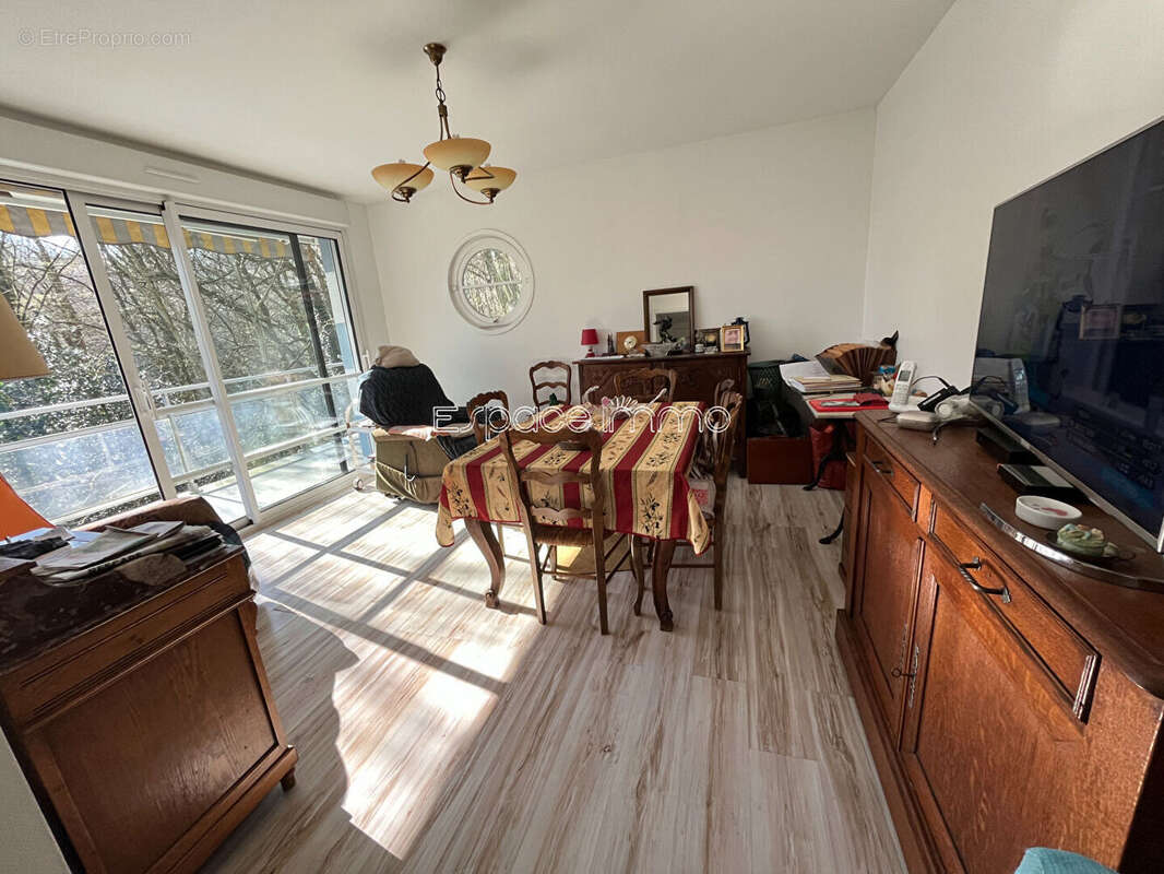 Appartement à MONT-SAINT-AIGNAN