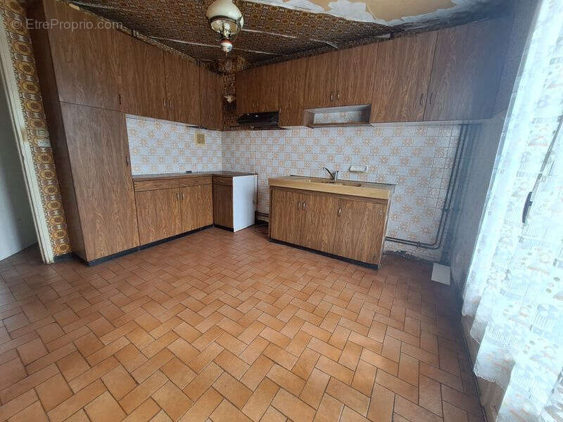 Maison à BIARS-SUR-CERE