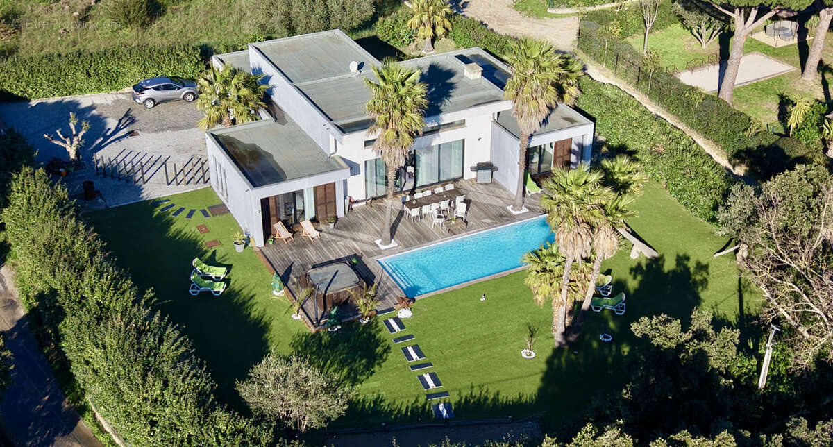 Maison à PLAN-DE-LA-TOUR