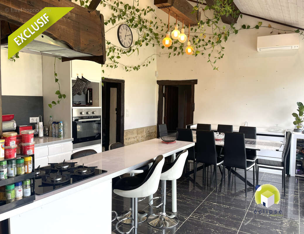 Maison à MONTREVEL-EN-BRESSE