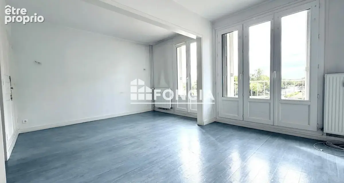Appartement T5, 2 chambres centre de ville de La Flèche avec vue imprenable sur Le Loir - photo 8