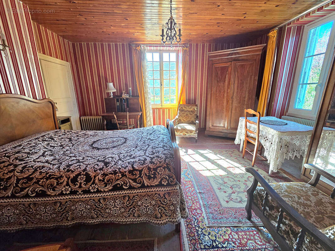 Maison à POINSON-LES-GRANCEY
