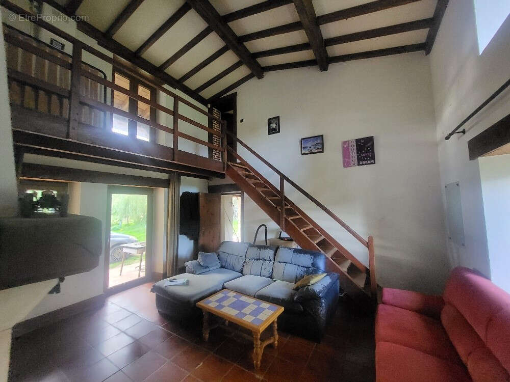 Maison à CONDEISSIAT