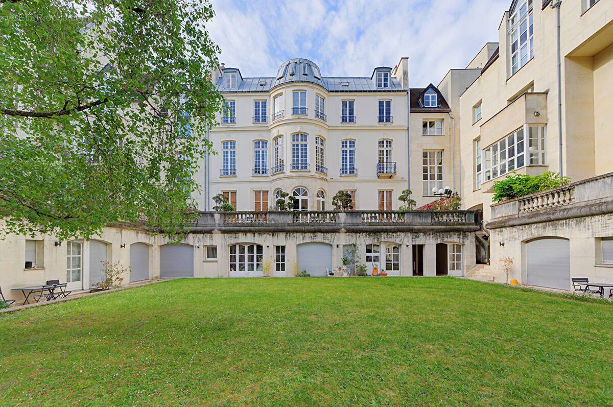 Appartement à PARIS-3E