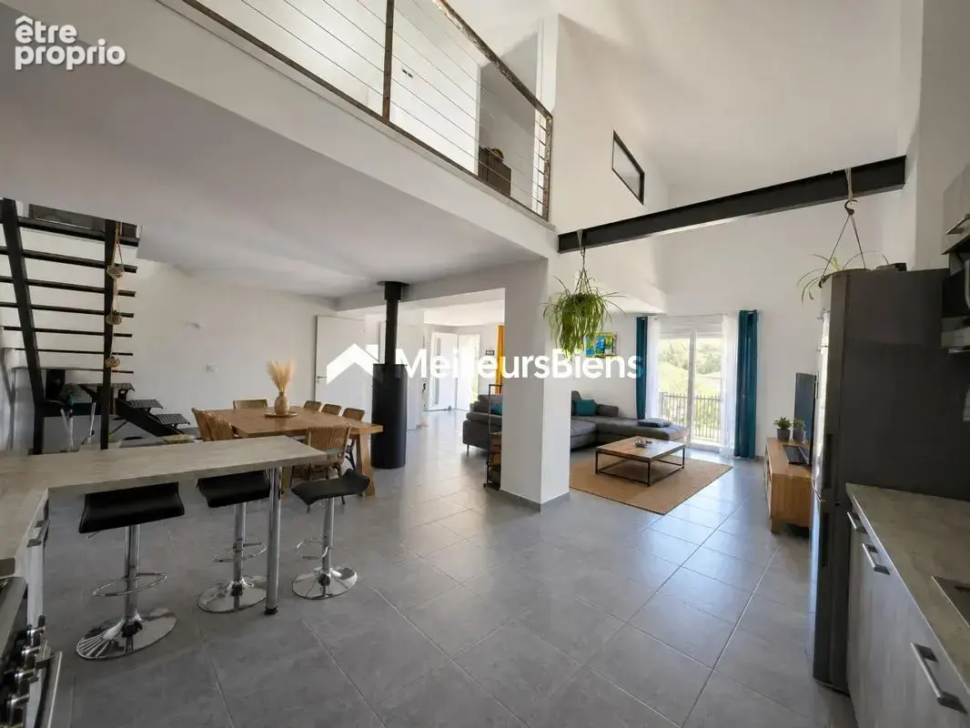Ancienne Grange rénovée de 126 m² avec jardin et grand garage - photo 6