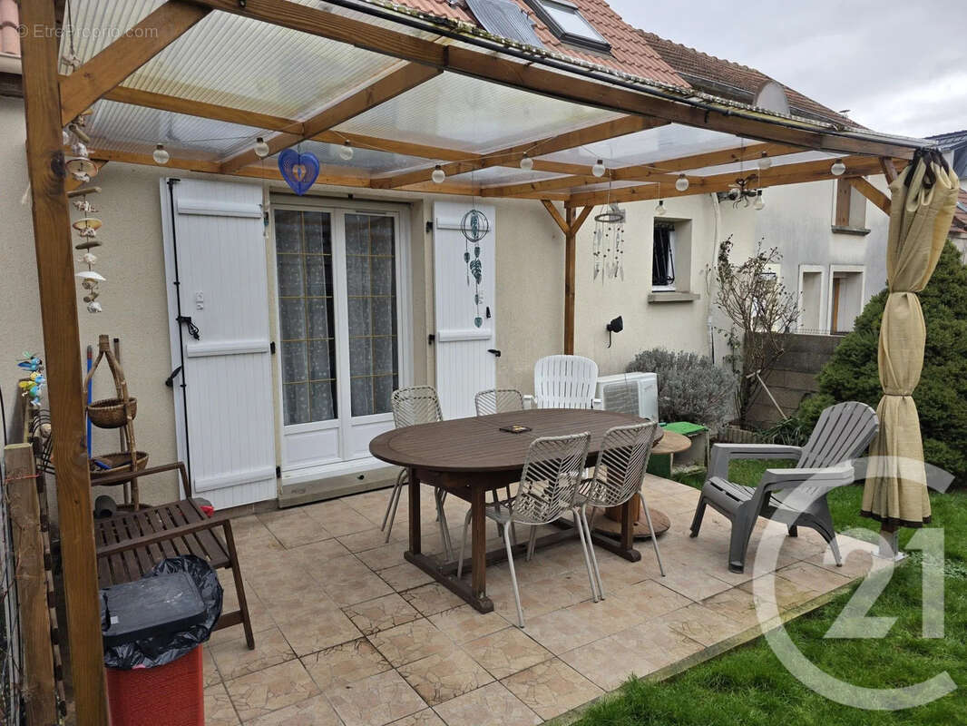 Maison à OISSERY