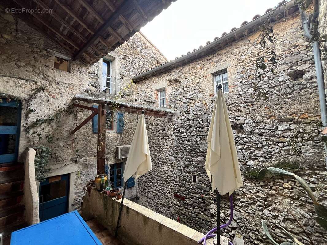 Maison à DURFORT-ET-SAINT-MARTIN-DE-SOSSENAC