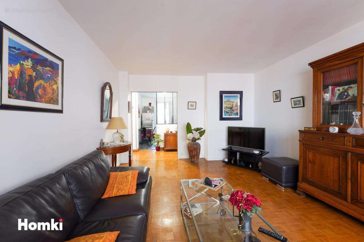 Appartement à MARSEILLE-5E