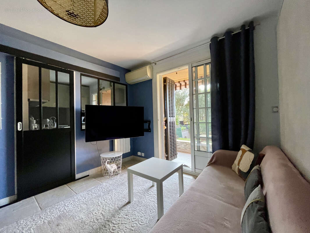 Appartement à SIX-FOURS-LES-PLAGES