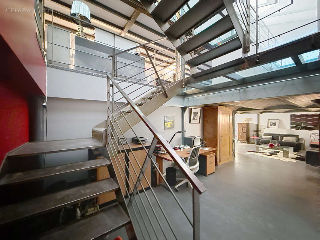 TOURCOING Flocon, proche Mouvaux, dans une petite copropriété de 9 lots, Ce loft de 192m2 a pris pla - photo 14