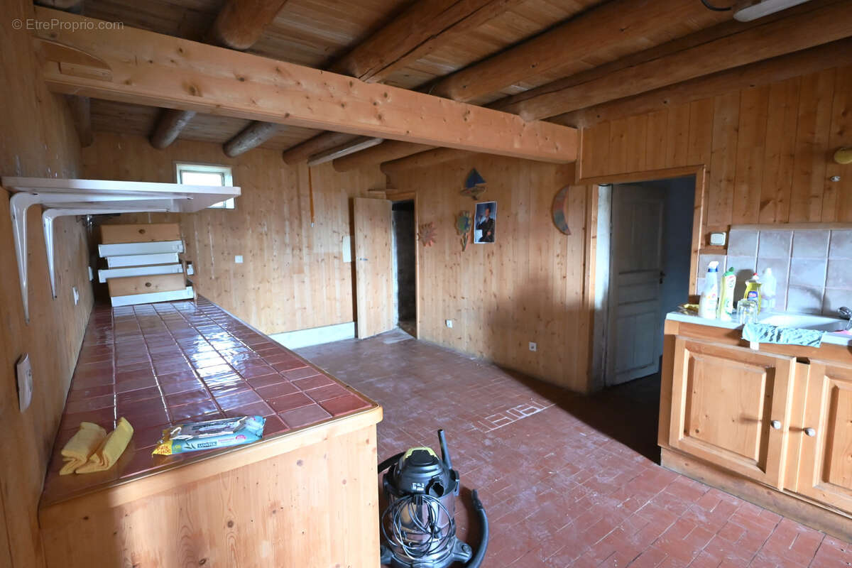 Maison à SAINT-HILAIRE-CUSSON-LA-VALMITTE