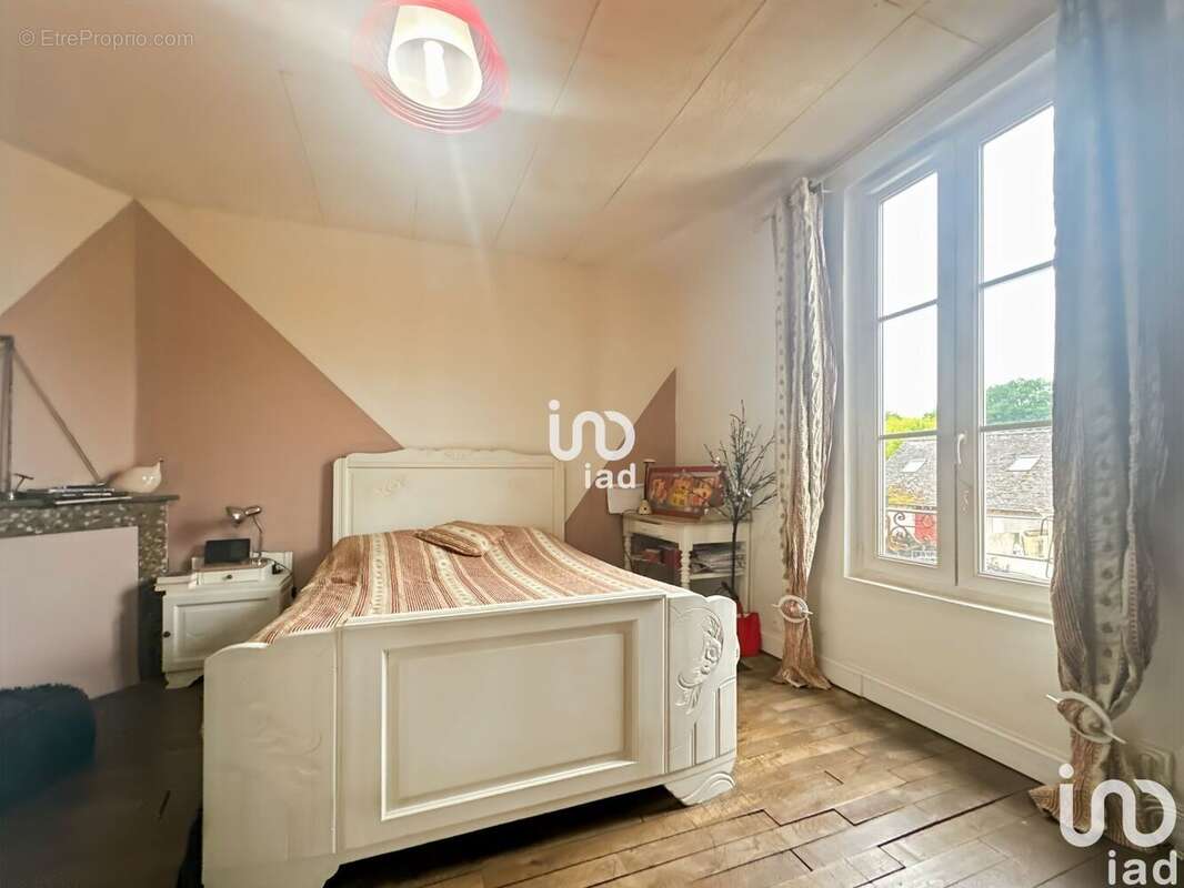 Photo 4 - Commerce à VALLERY