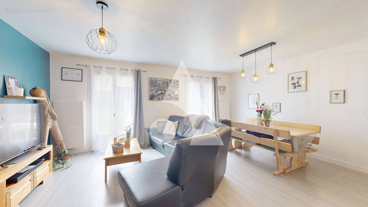 Maison à JANVILLE-SUR-JUINE