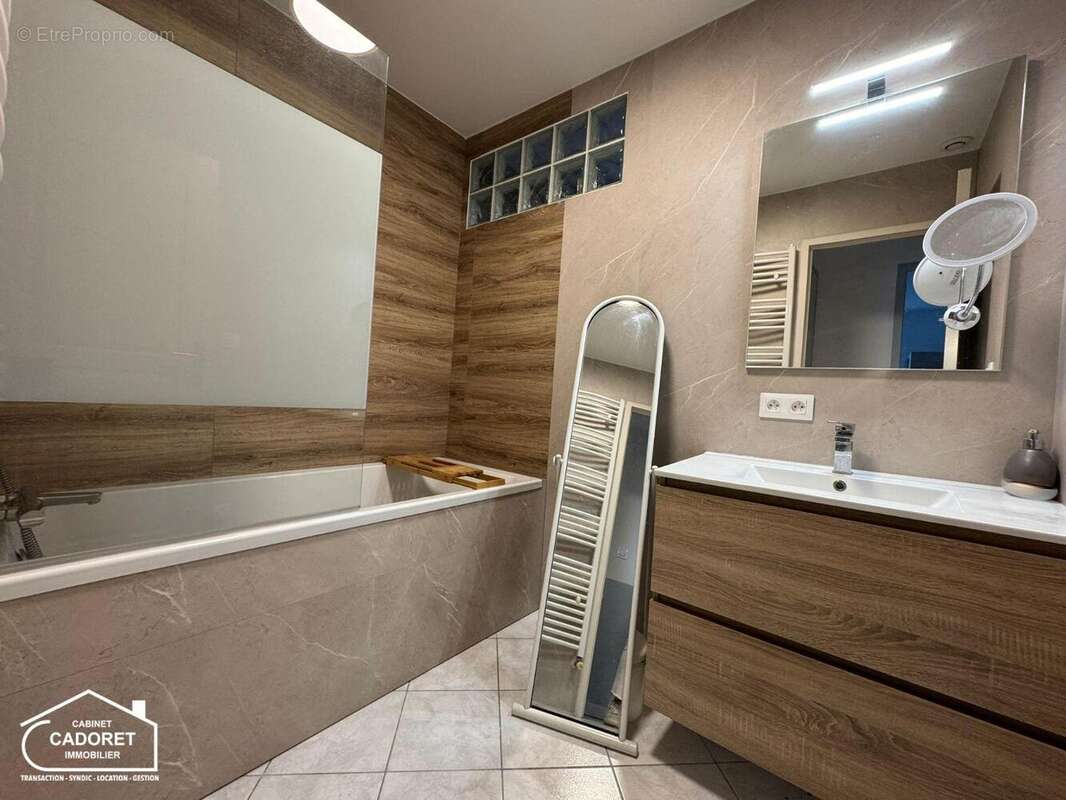   - Maison à PAIMBOEUF