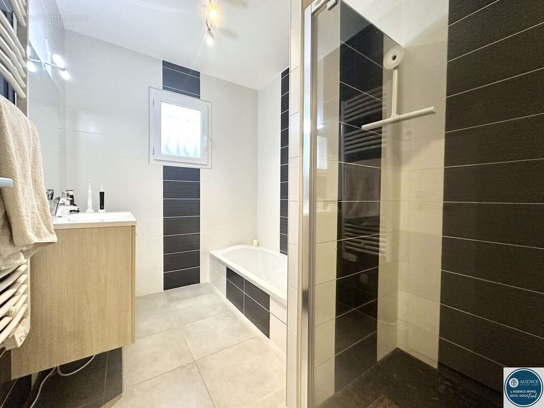 Maison à LE PEAGE-DE-ROUSSILLON