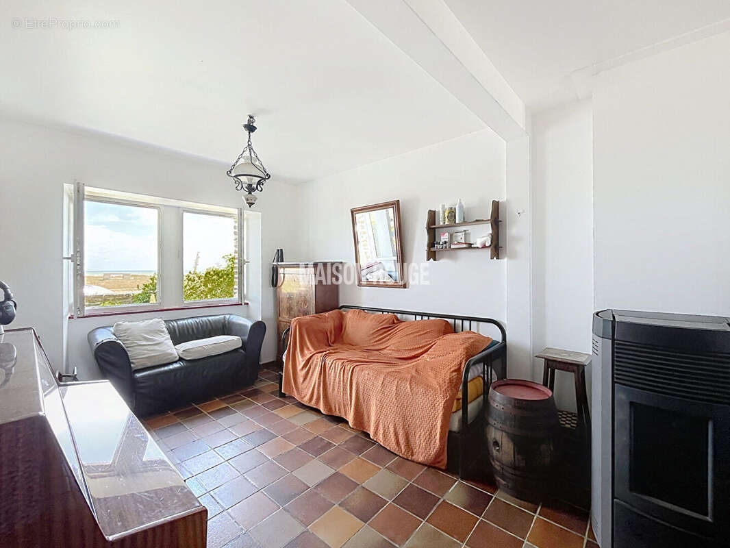 Face à la baie du Mont-Saint-Michel ? Maison familiale avec dépendance, garage et terrain de 1 700 m² - photo 6