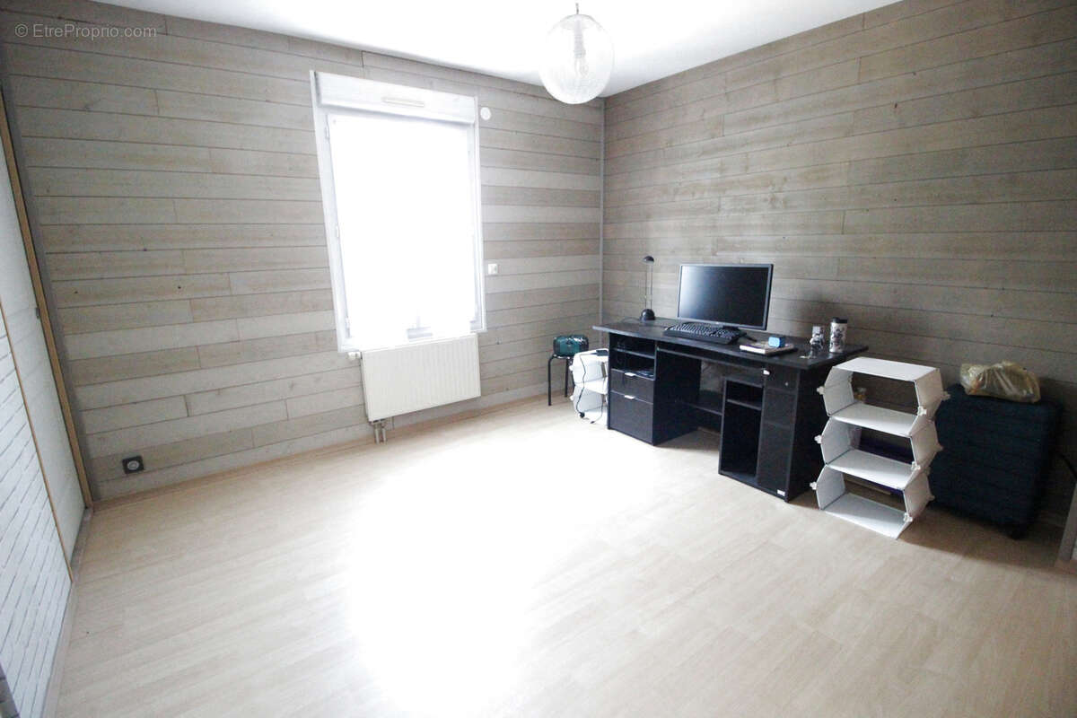 Maison à MANDRES-LES-ROSES