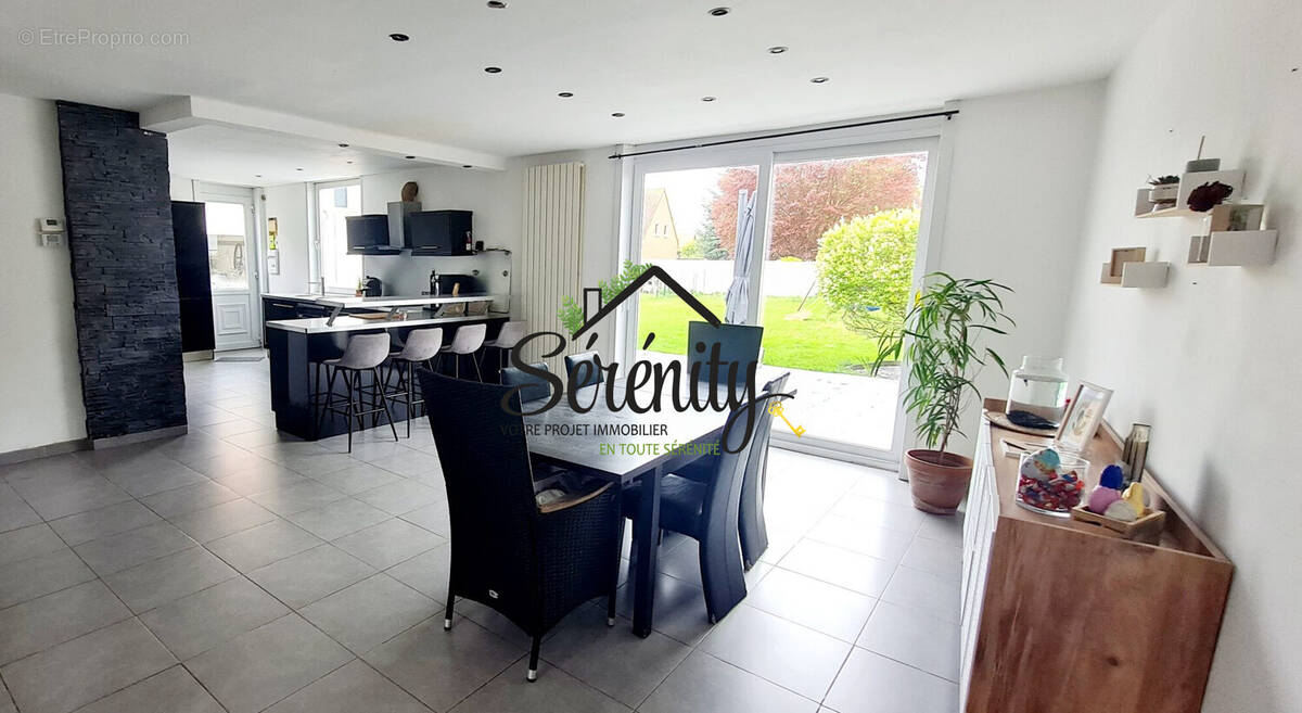 Maison à FRESNES-LES-MONTAUBAN