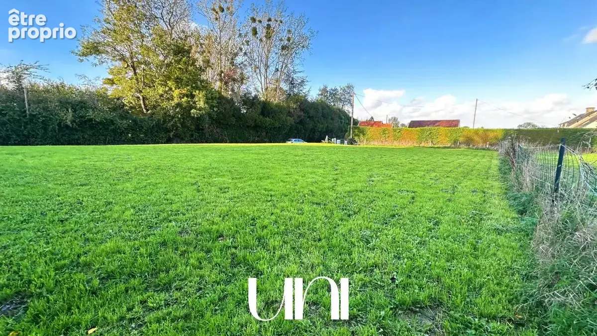 Terrain à VAUX-SUR-AURE